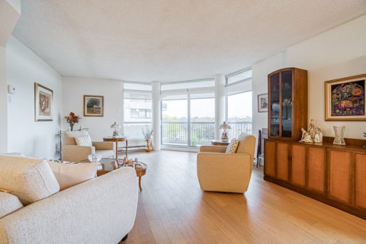 999 White, Saint Laurent