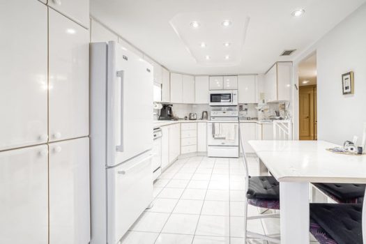 999 White, Saint Laurent