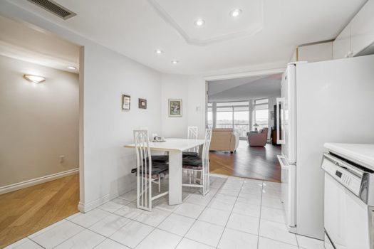 999 White, Saint Laurent